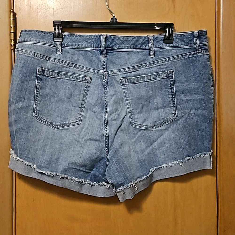 Torrid Jean Shorts 24 (Pride) - Picture 4 of 7